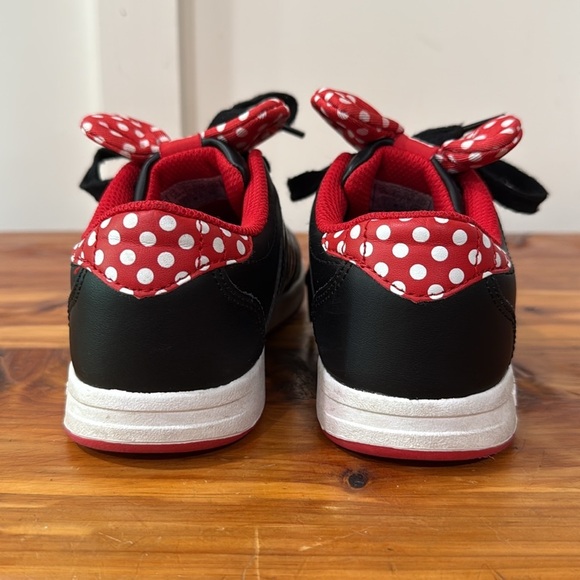 K-Swiss Disney Minnie Mouse Red Polka Dot Bow Black Sneakers - Picture 3 of 8